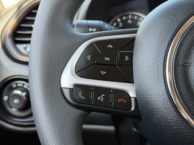 Used 2023 Jeep Renegade Latitude AWD/4WD image 11