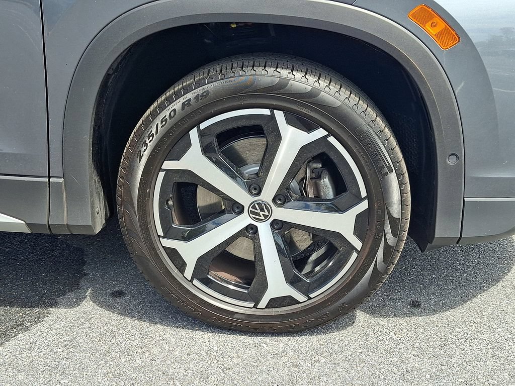 Used 2026 Volkswagen Tiguan SE AWD/4WD image 8