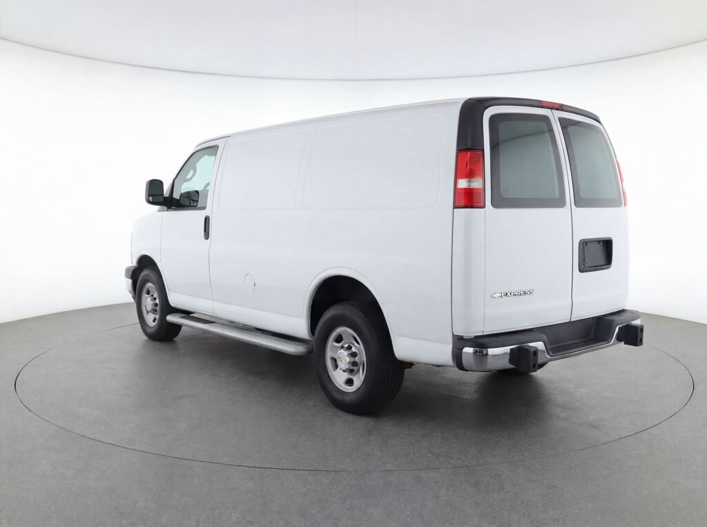 Used 2024 Chevrolet Express 2500 w/ Driver Convenience Package RWD image 4