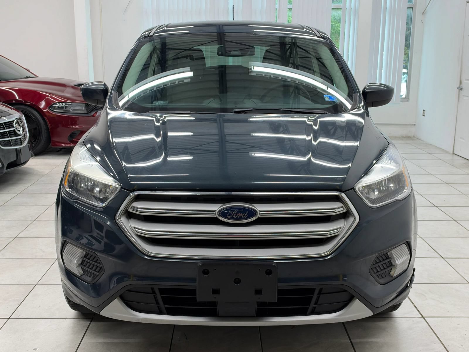 Used 2019 Ford Escape SE AWD/4WD image 2