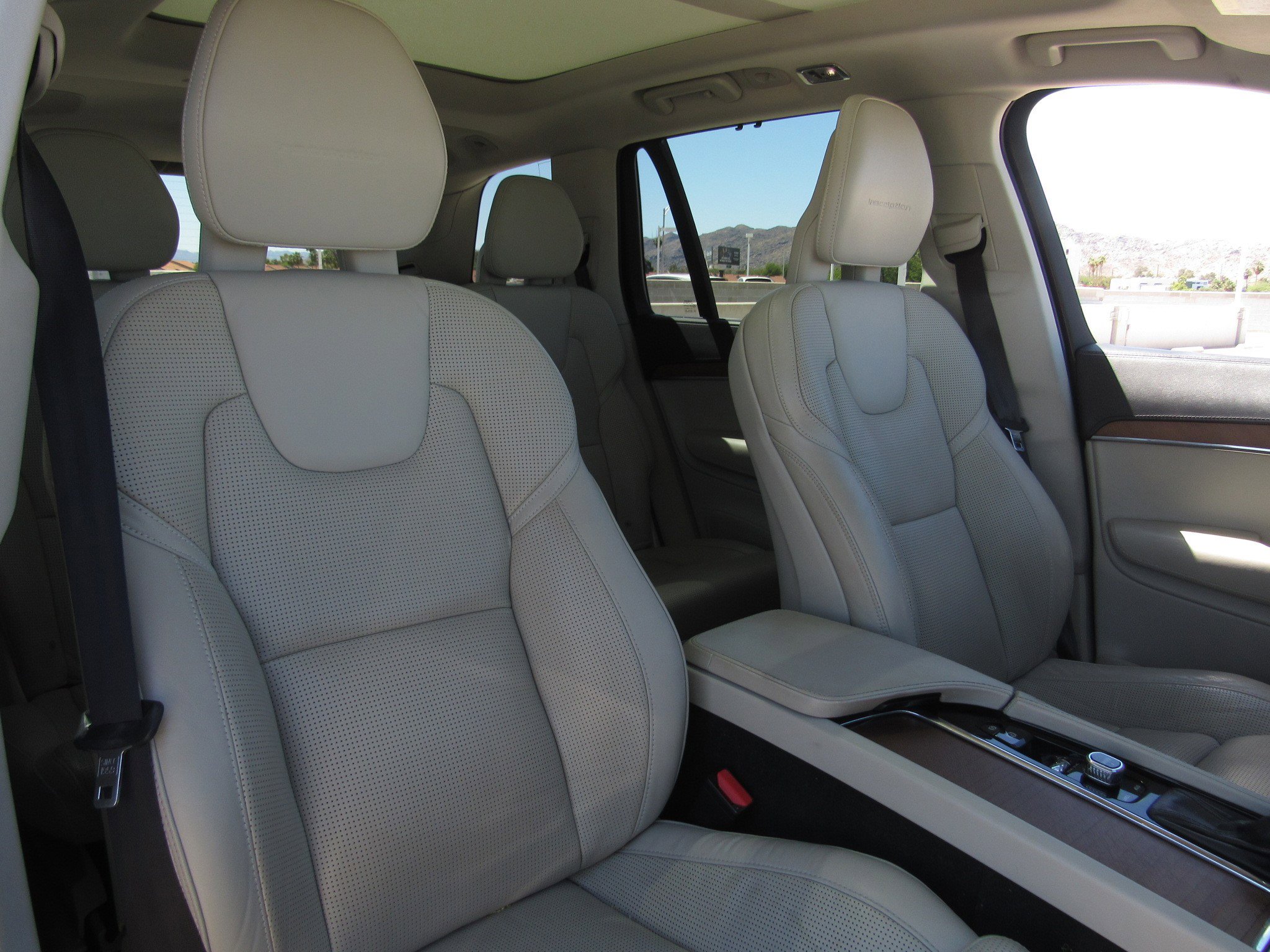 Used 2016 Volvo XC90 T6 Inscription w/ Vision Package AWD/4WD image 10