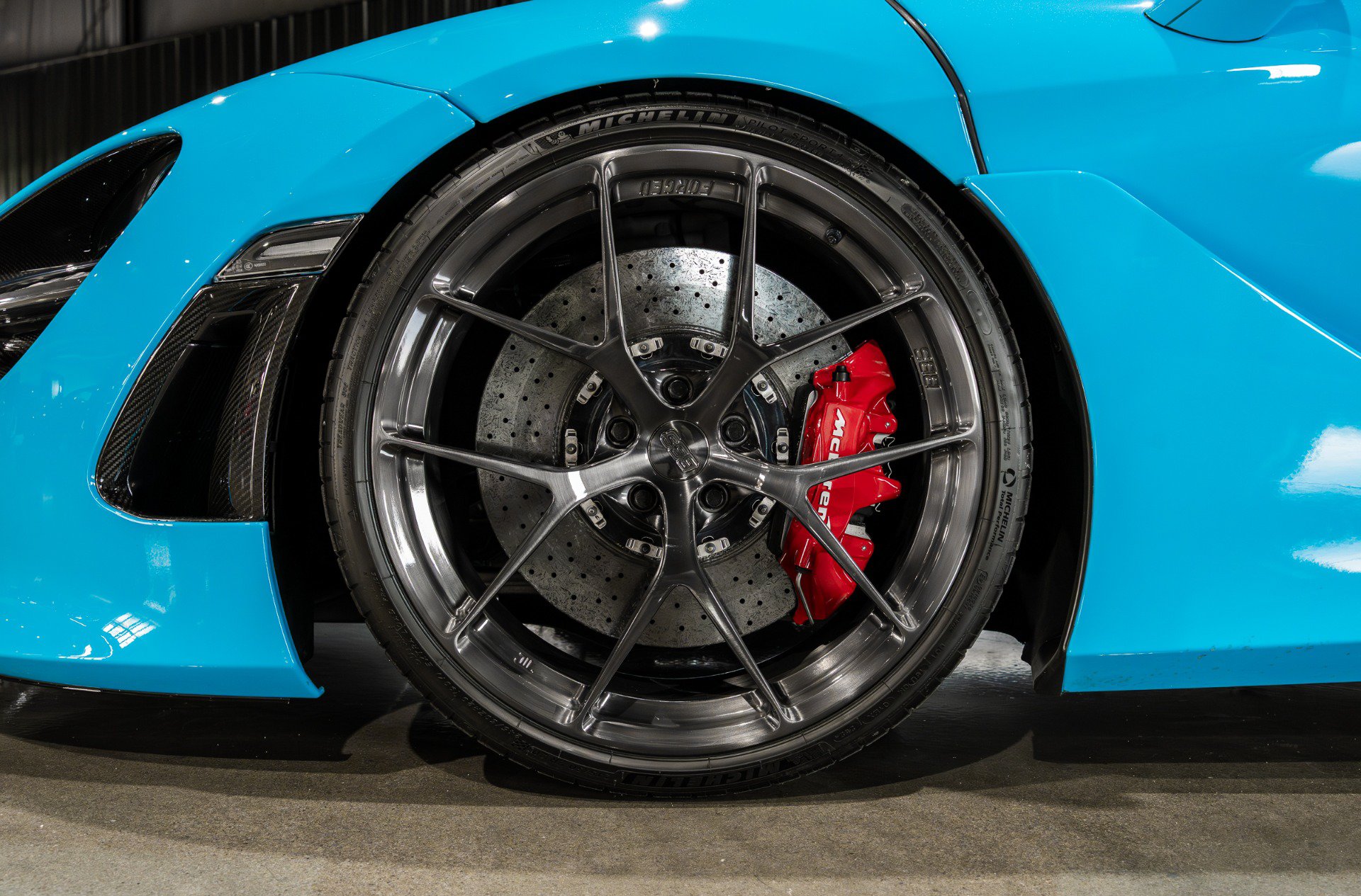 Used 2018 McLaren 720S RWD image 24