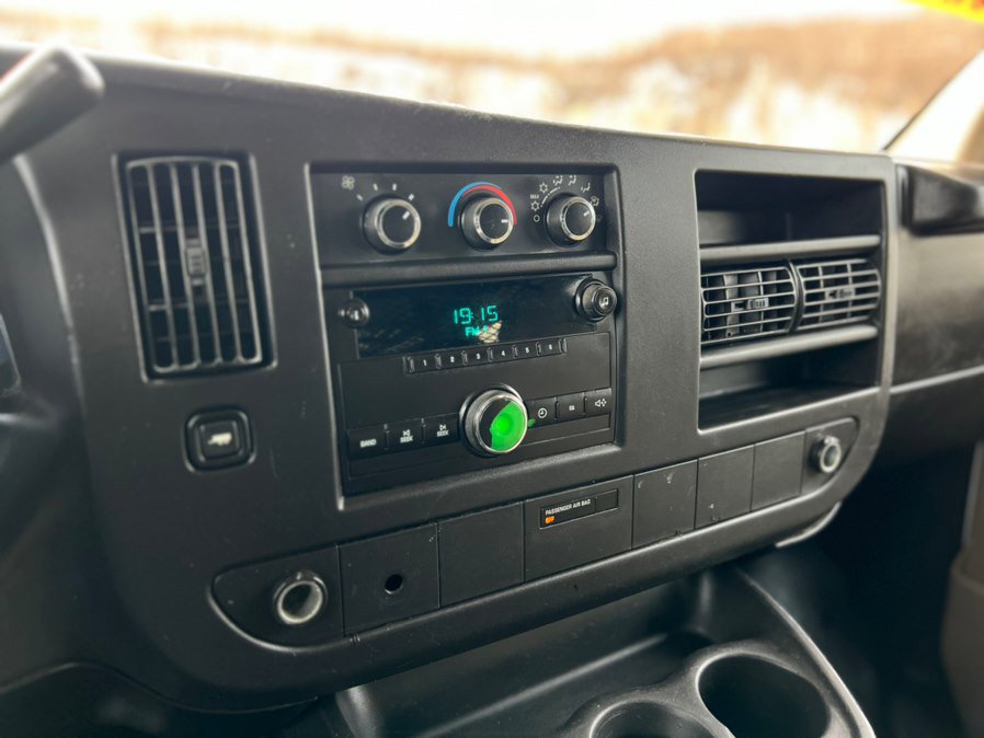 Used 2009 Chevrolet Express 1500 image 19
