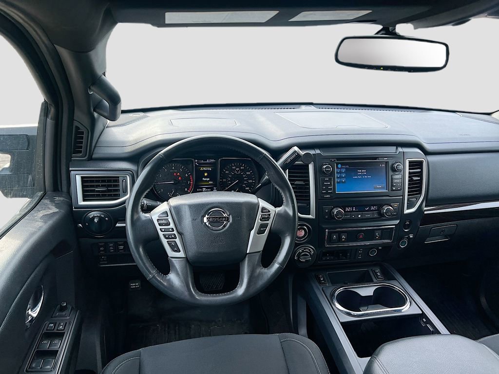 Used 2018 Nissan Titan SV image 24