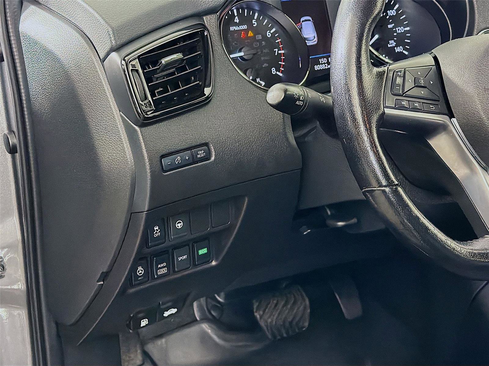 Used 2022 Nissan Rogue Sport SV w/ Technology Package image 10