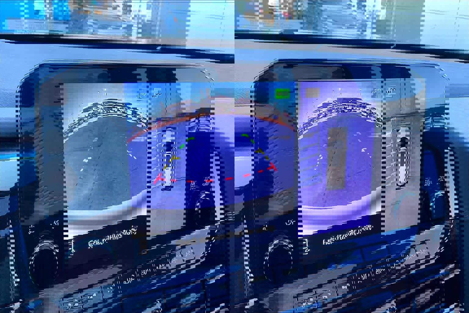 Used 2024 Nissan Pathfinder Platinum image 27