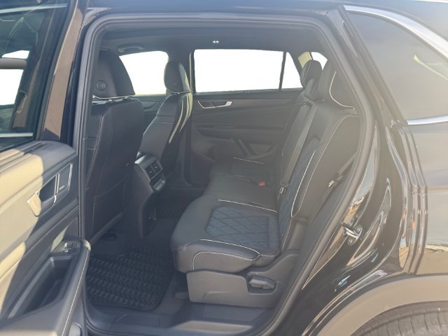New 2026 Volkswagen Atlas Cross Sport SEL Premium R-Line AWD/4WD image 10
