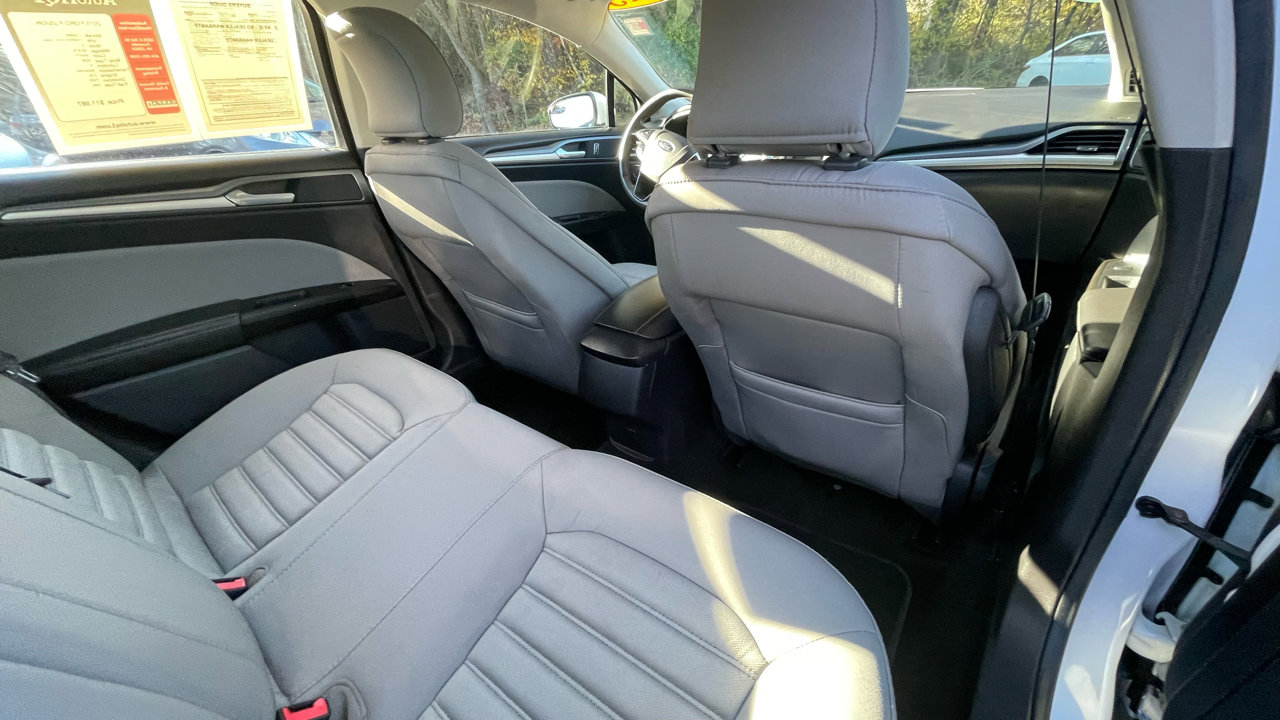 Used 2015 Ford Fusion S image 24