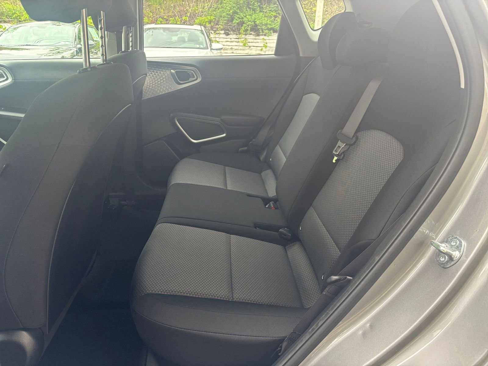 Used 2025 Kia Soul LX w/ LX Technology Package FWD image 23