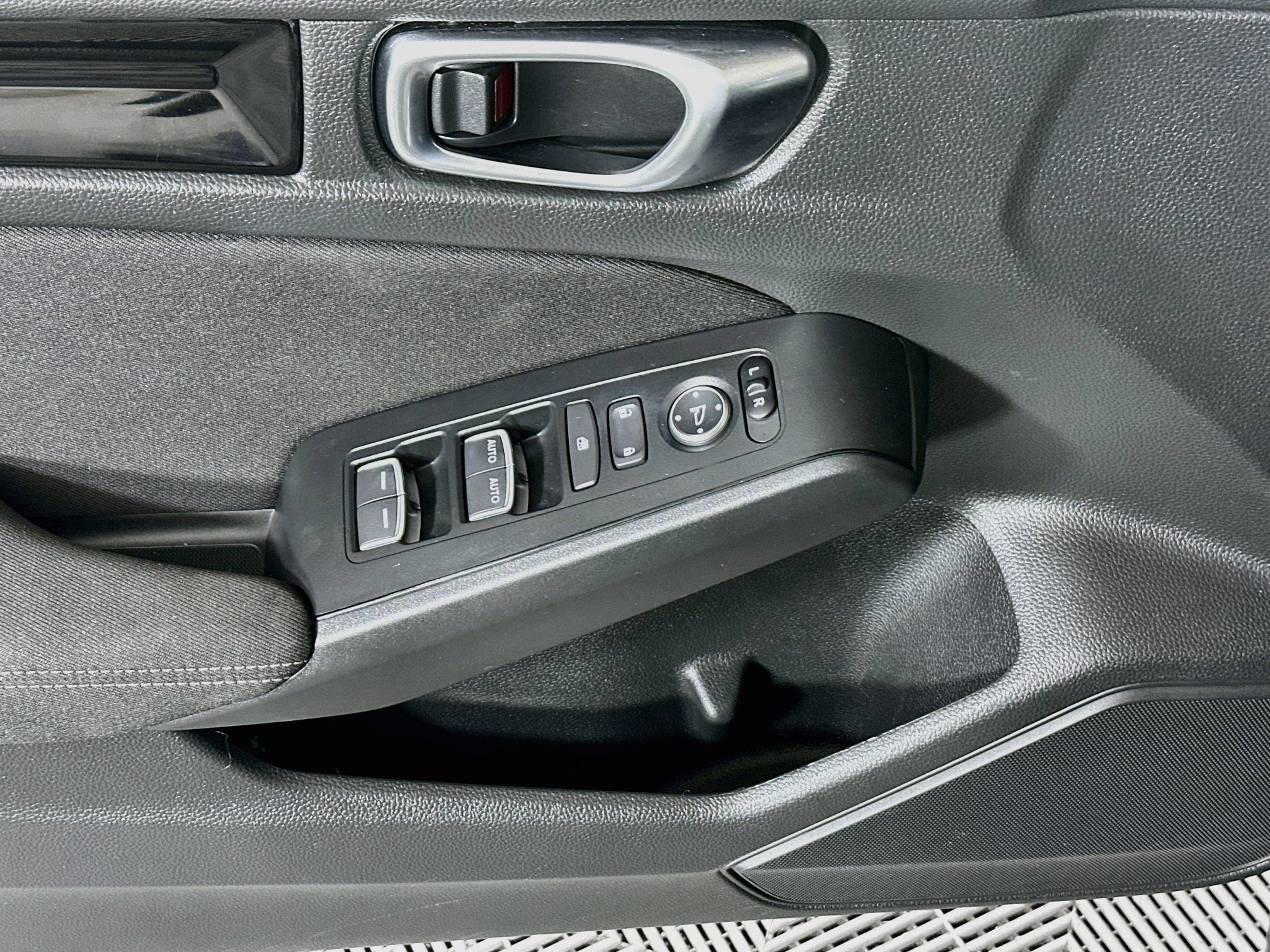 Used 2025 Honda Civic Sport image 14