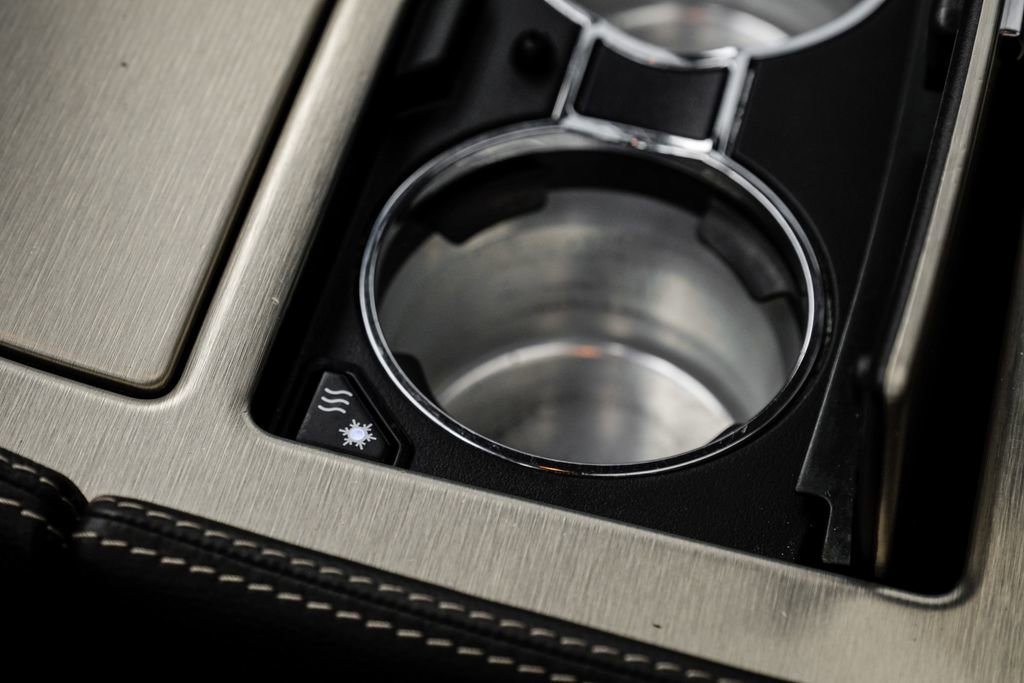 Used 2013 Cadillac Escalade Platinum AWD/4WD image 35