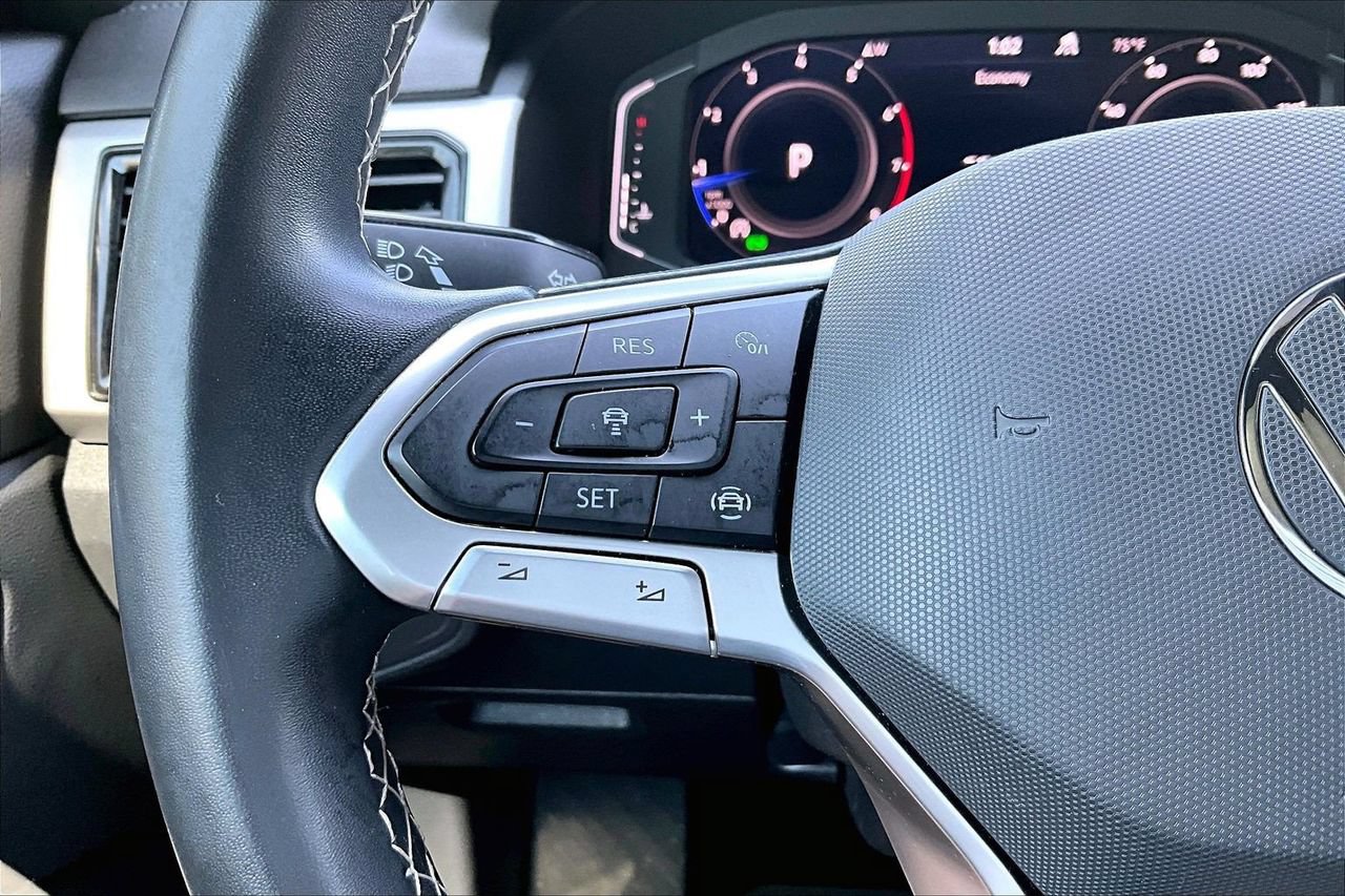 Used 2022 Volkswagen Atlas Cross Sport SE w/ Panoramic Sunroof Package AWD/4WD image 28