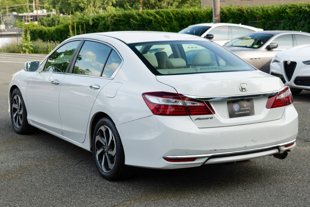 Used 2016 Honda Accord EX image 5