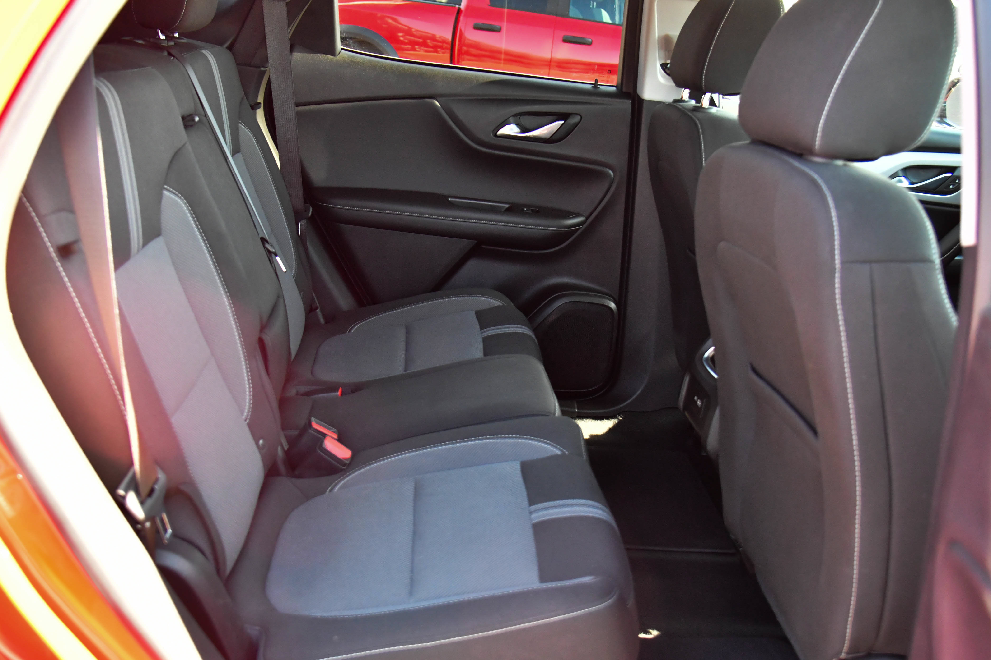 Used 2025 Chevrolet Blazer LT FWD image 41