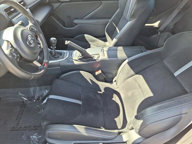 Used 2025 Toyota GR86 Premium w/ ALL Weather Mat Package (TMS) RWD image 15