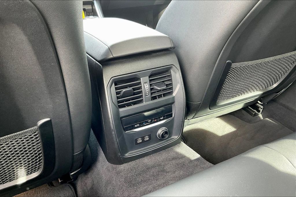 Used 2019 BMW 330i xDrive Sedan w/ Convenience Package image 10
