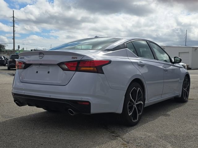 Used 2024 Nissan Altima 2.5 SR w/ SR Premium Package image 5
