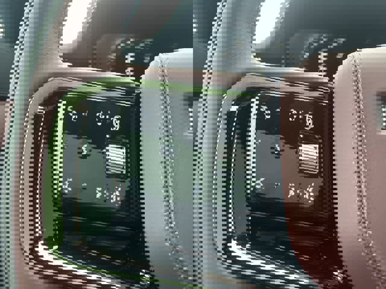 New 2026 Land Rover Range Rover Sport Dynamic SE AWD/4WD image 24