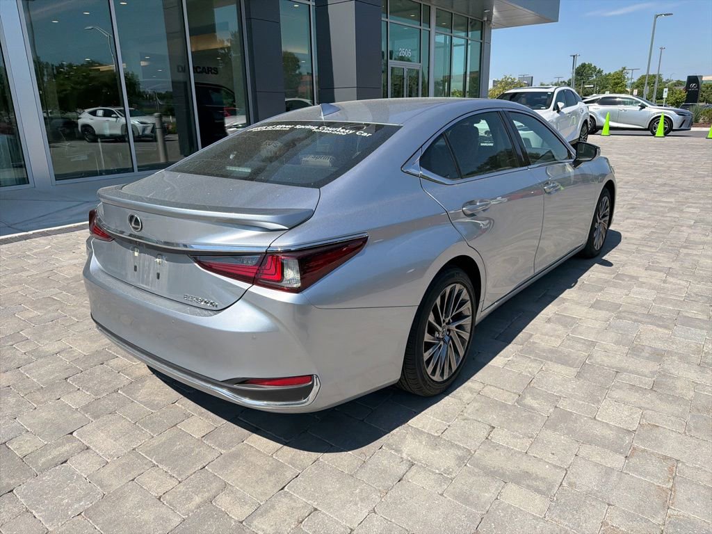 Certified 2025 Lexus ES 300h w/ Luxury Package FWD image 11