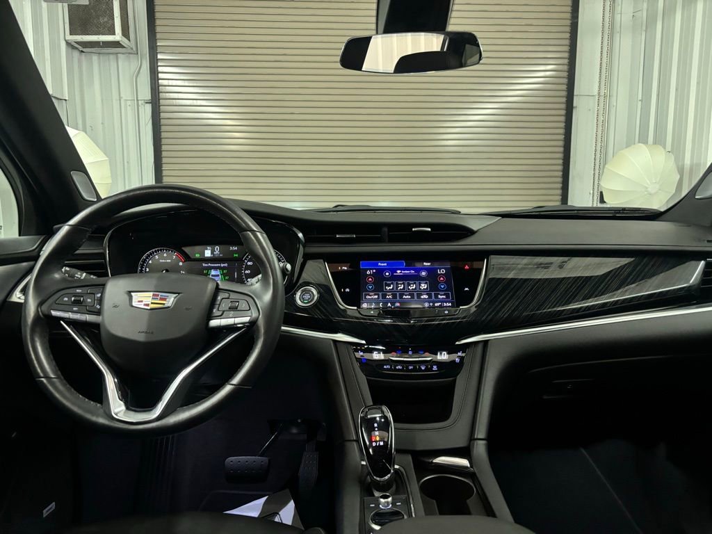 Certified 2025 Cadillac XT6 Premium Luxury image 33