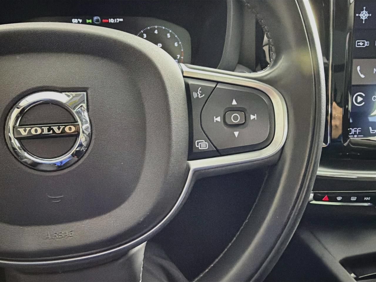 Used 2018 Volvo XC60 T5 Momentum w/ Convenience Package AWD/4WD image 49