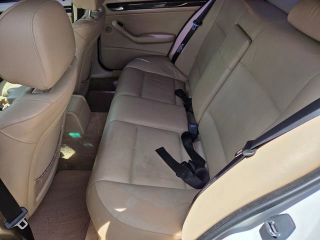 Used 2001 BMW 330i Sedan image 11