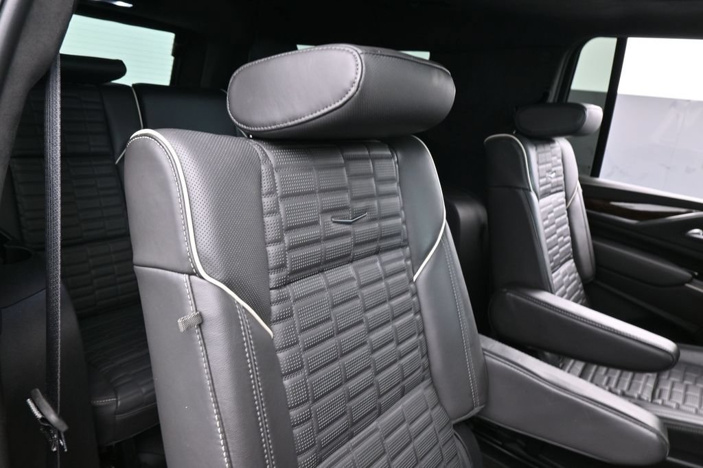 Used 2024 Cadillac Escalade ESV Premium Luxury Platinum AWD/4WD image 47
