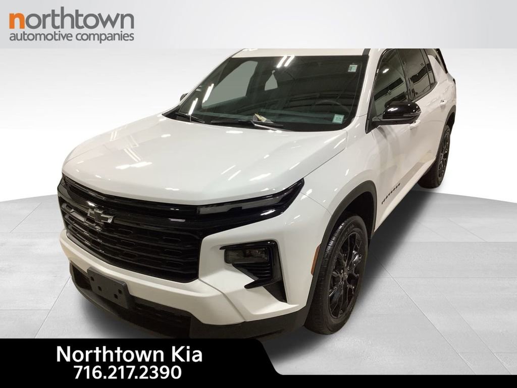 Used 2024 Chevrolet Traverse LT w/ Midnight/Sport Edition image 1