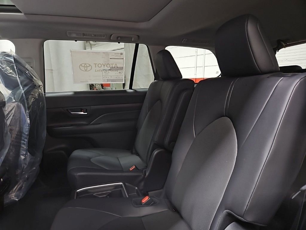 New 2026 Toyota Grand Highlander AWD Hybrid image 21