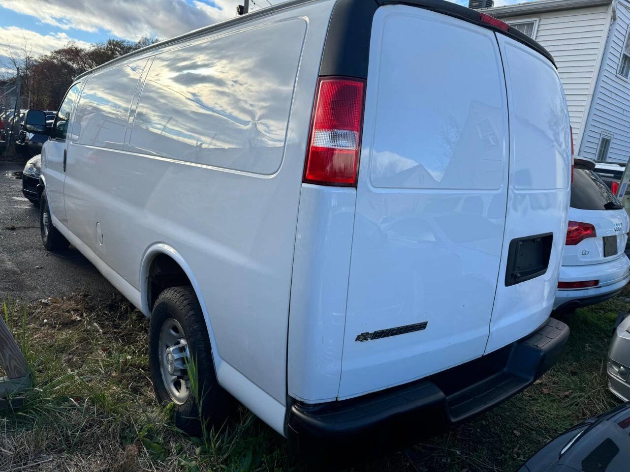 Used 2020 Chevrolet Express 2500 w/ Driver Convenience Package image 5