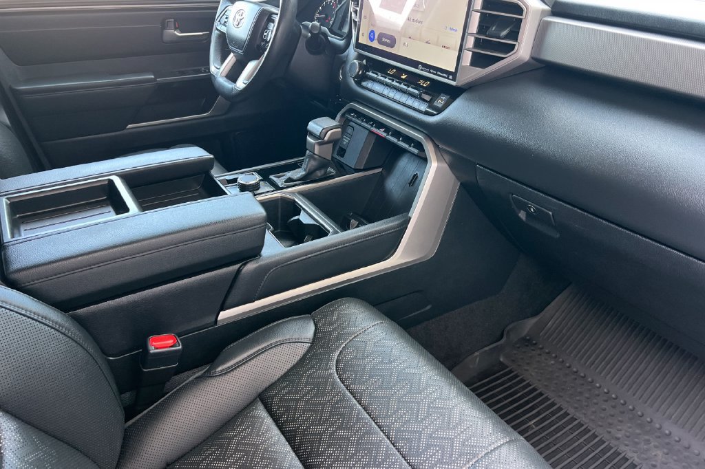 Used 2023 Toyota Tundra Limited AWD/4WD image 19
