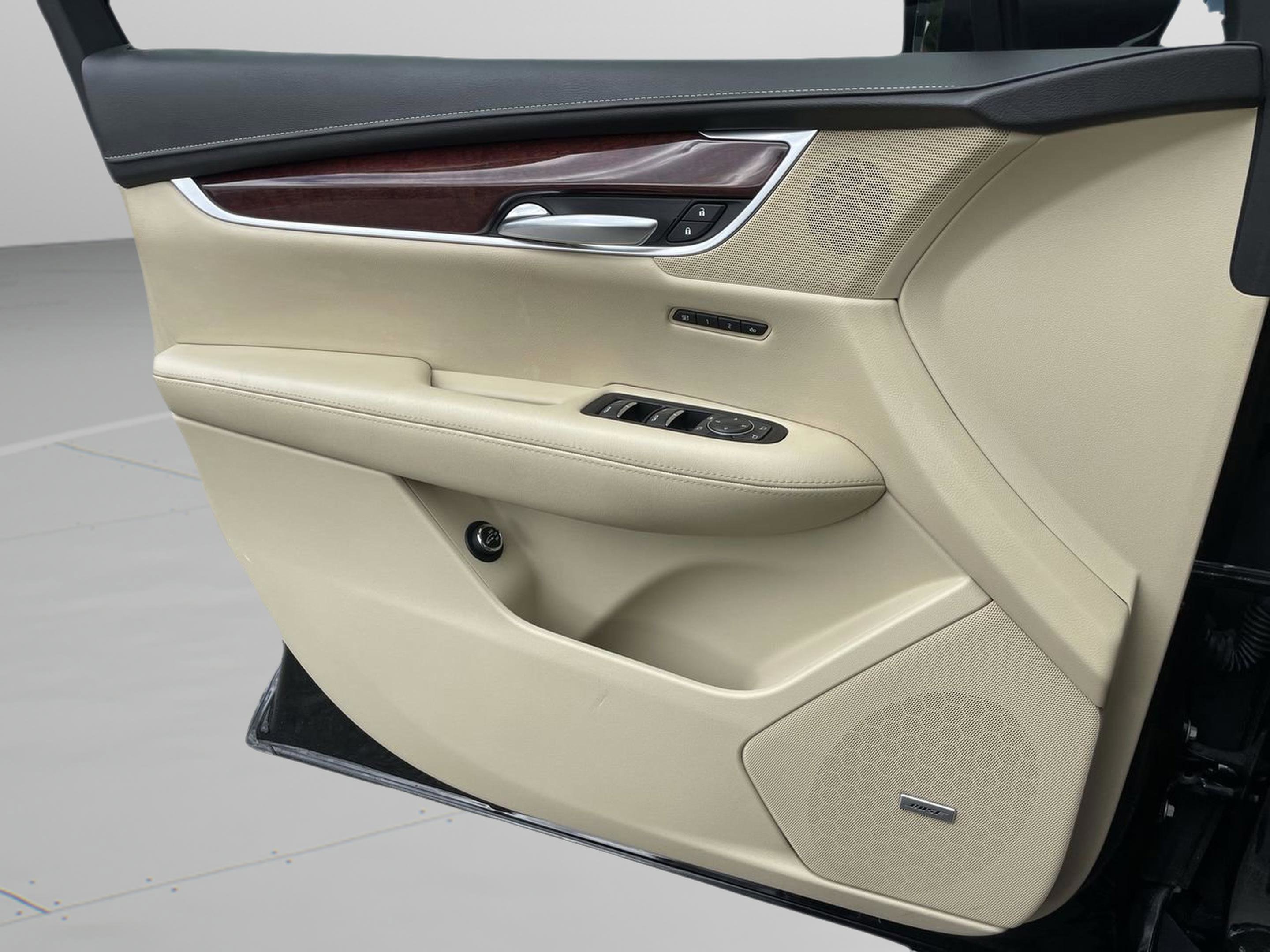 Used 2018 Cadillac XT5 Premium Luxury image 28