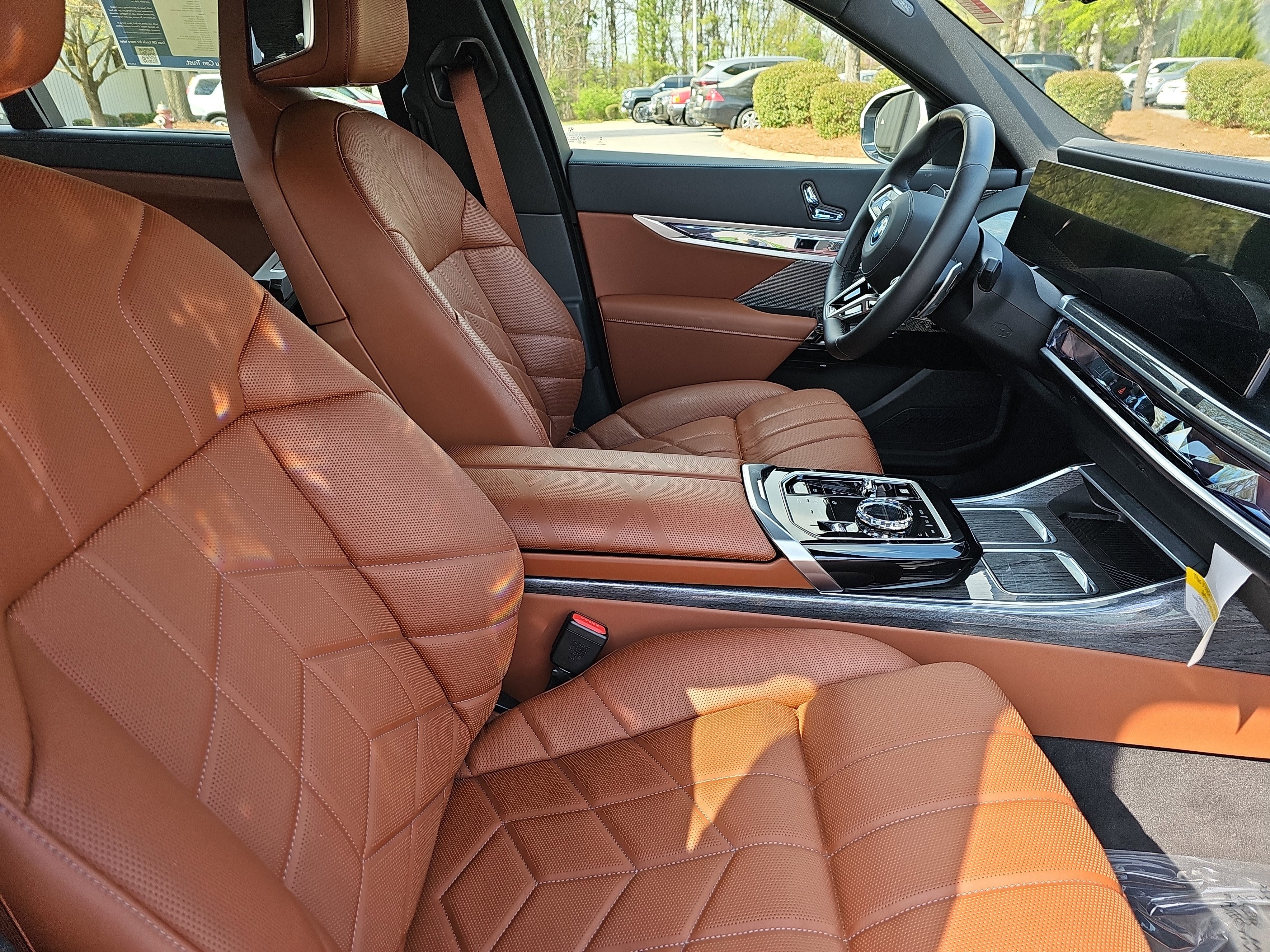 Certified 2025 BMW 750e xDrive image 11