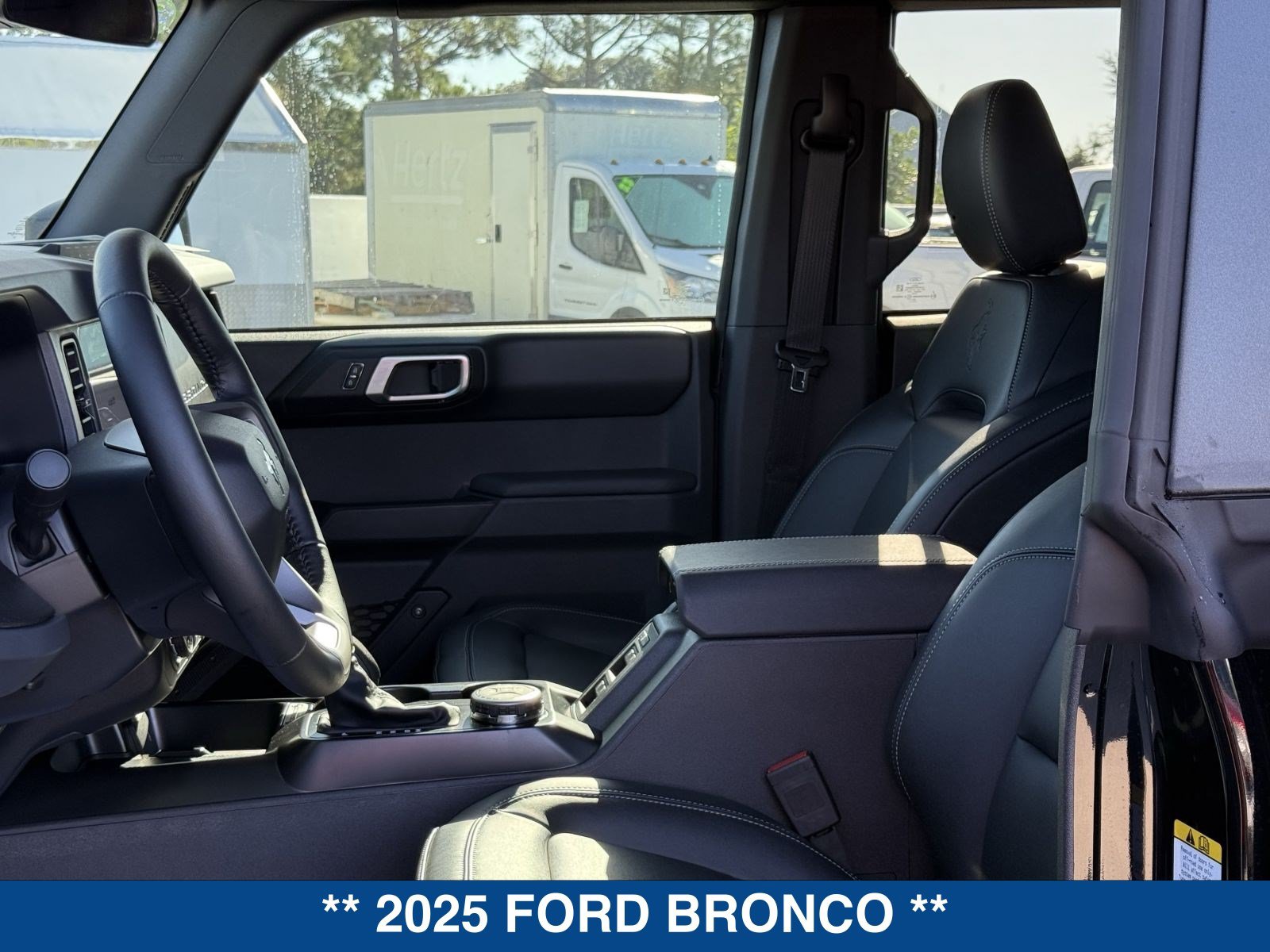 Used 2025 Ford Bronco Badlands AWD/4WD image 52