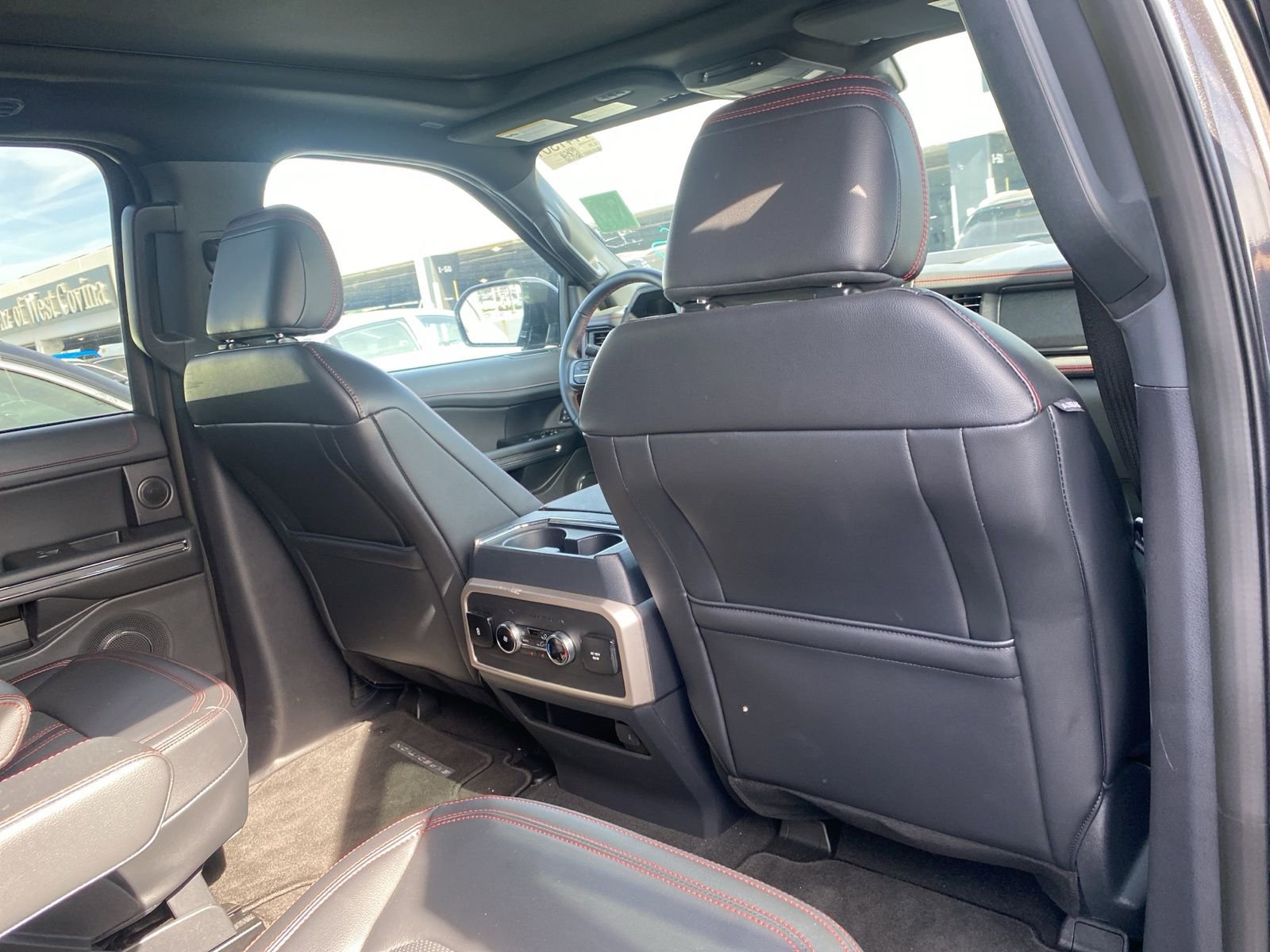 Used 2024 Ford Expedition Limited AWD/4WD image 10