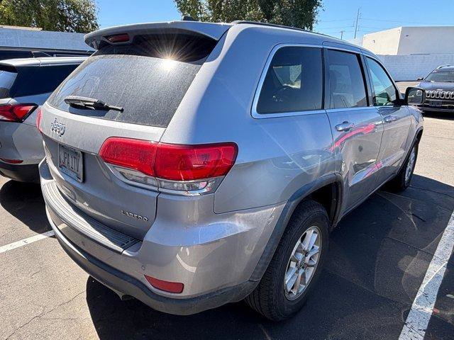 Used 2018 Jeep Grand Cherokee Laredo image 3