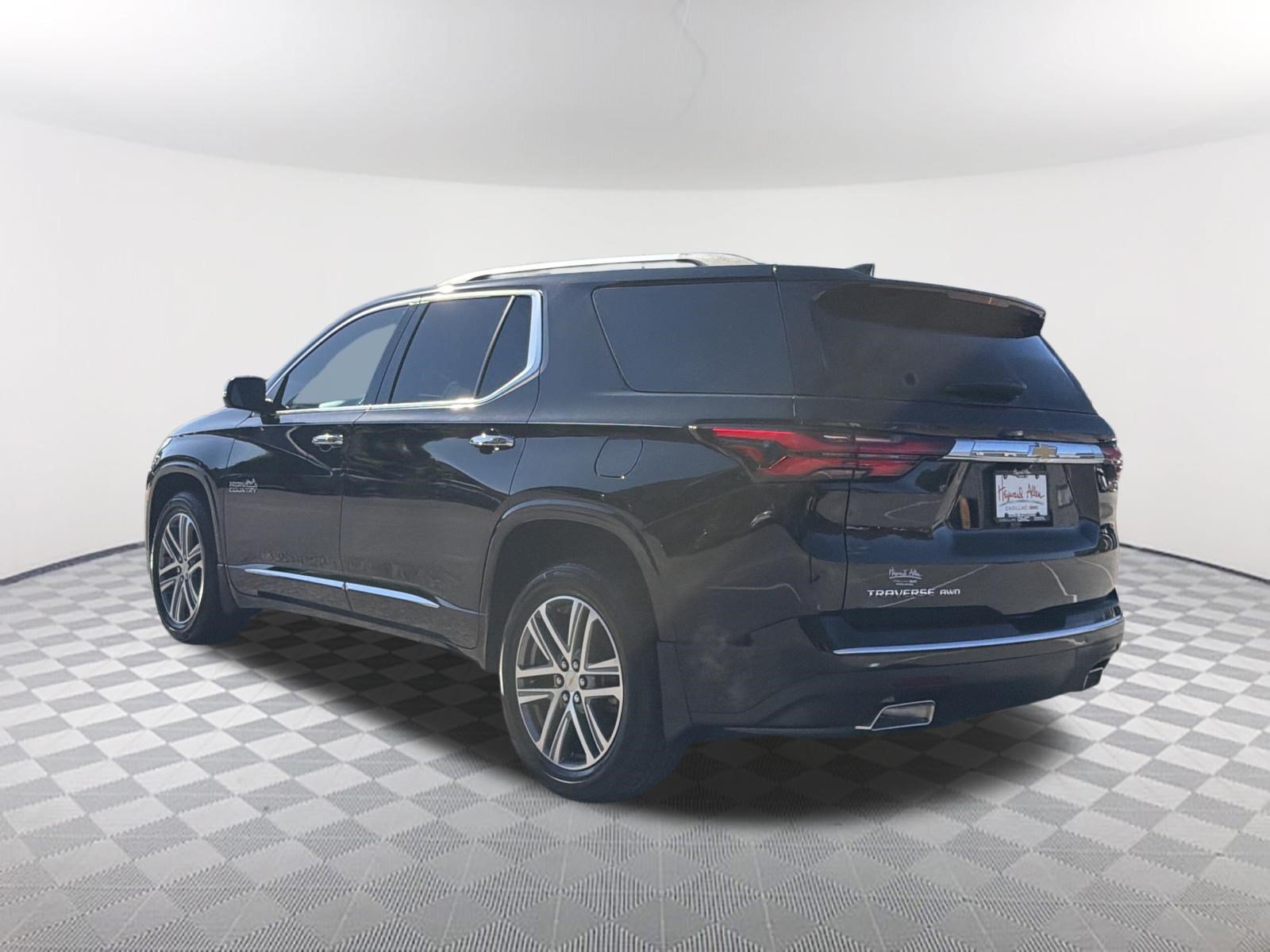 Used 2023 Chevrolet Traverse High Country AWD/4WD image 8