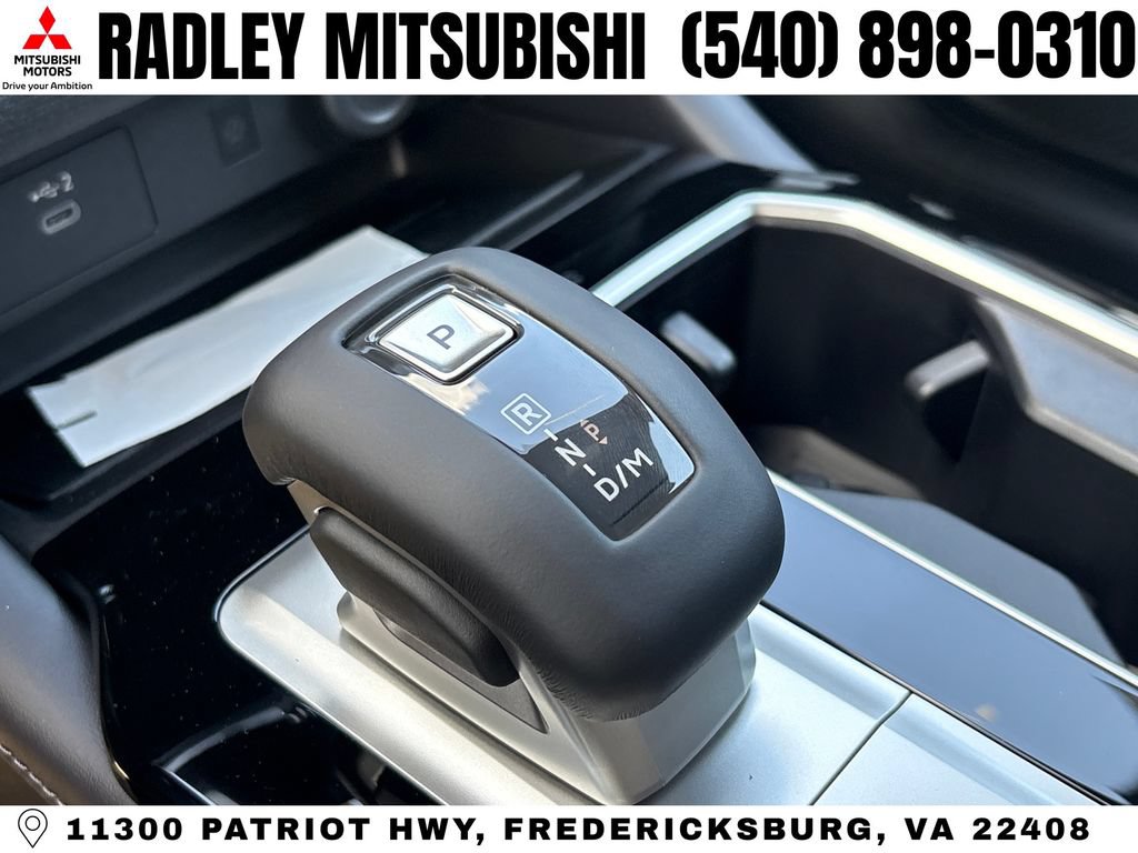 New 2026 Mitsubishi Outlander LE AWD/4WD image 10