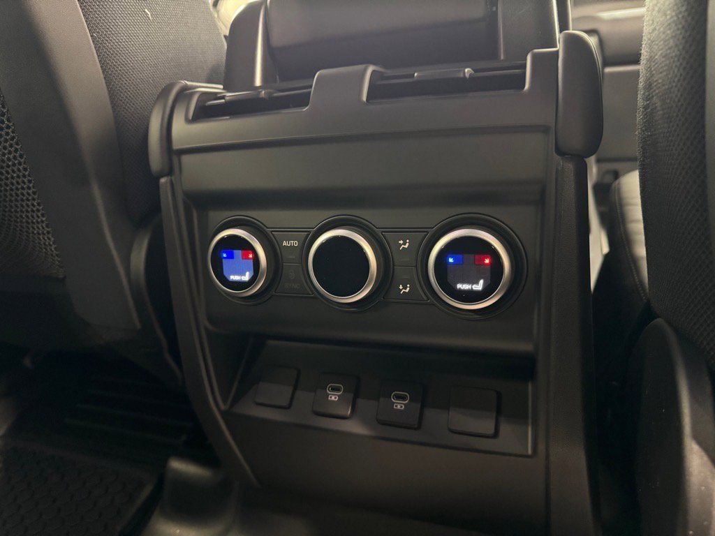 New 2025 Land Rover Defender 110 V8 image 34