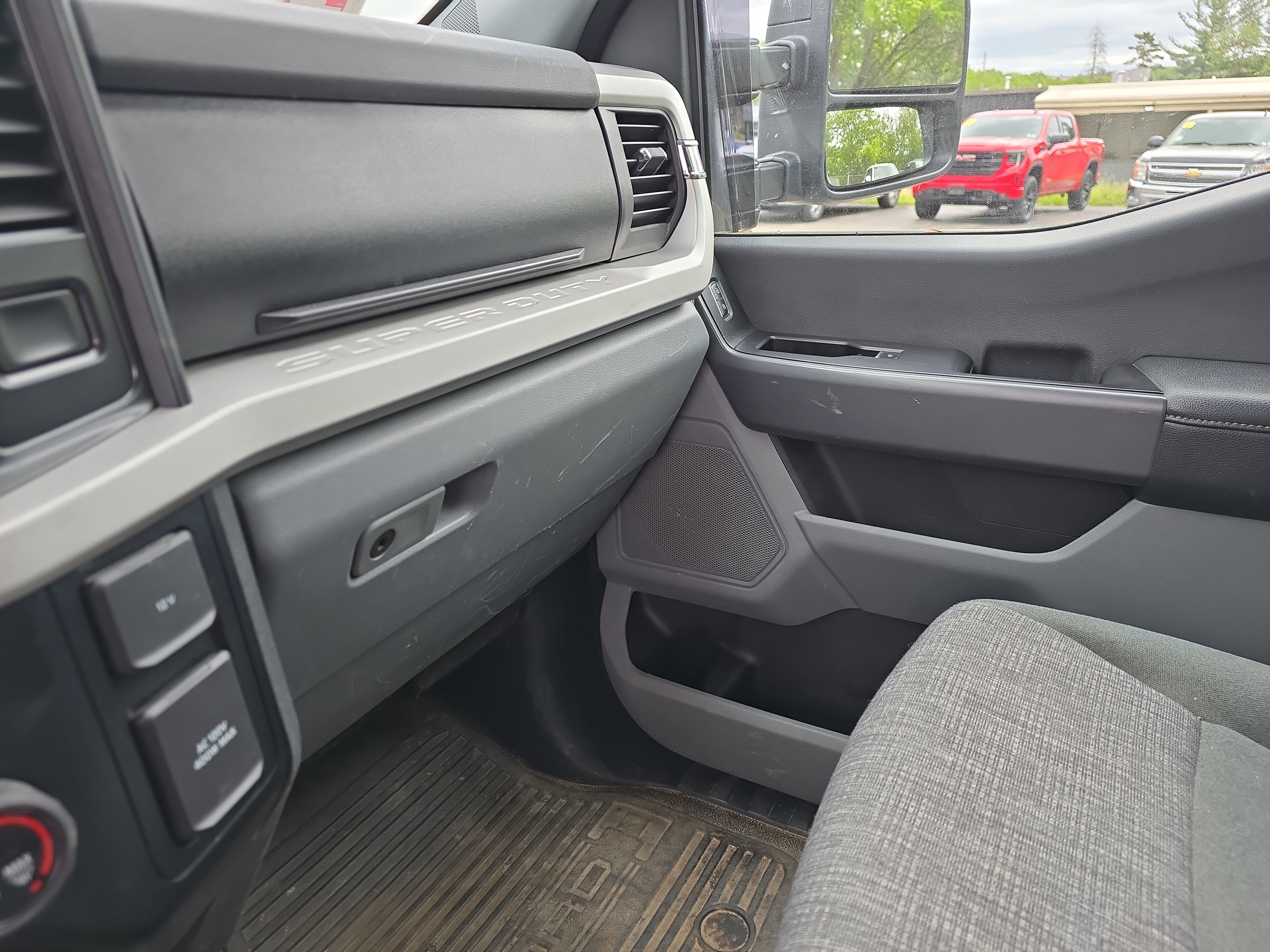 Used 2023 Ford F350 XLT w/ Snow Plow Prep Package AWD/4WD image 29
