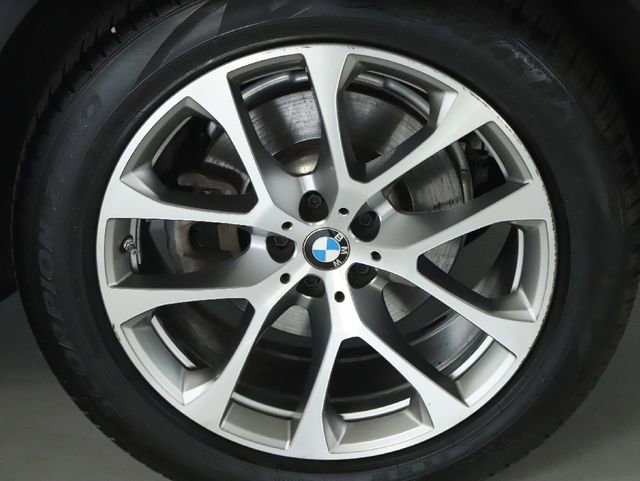 Used 2021 BMW X6 xDrive40i w/ Premium Package image 46