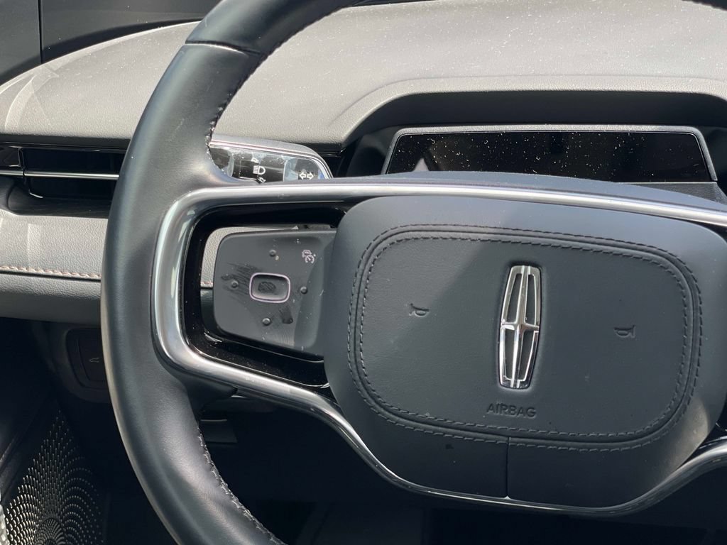 Used 2026 Lincoln Nautilus Reserve AWD/4WD image 12