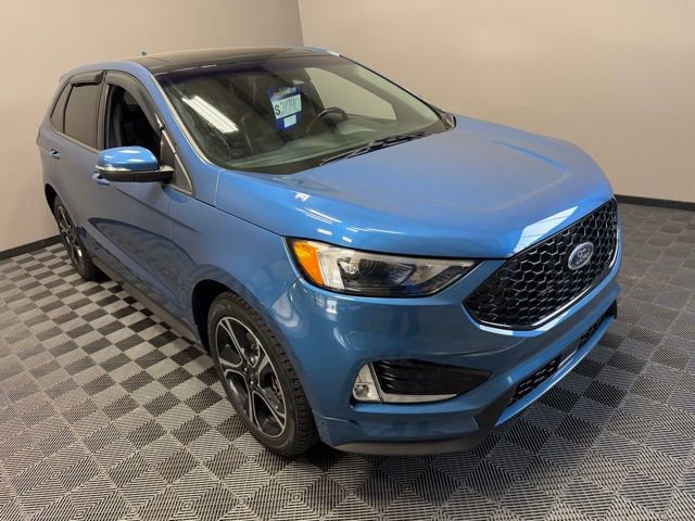 Used 2019 Ford Edge ST w/ Cold Weather Package AWD/4WD image 2