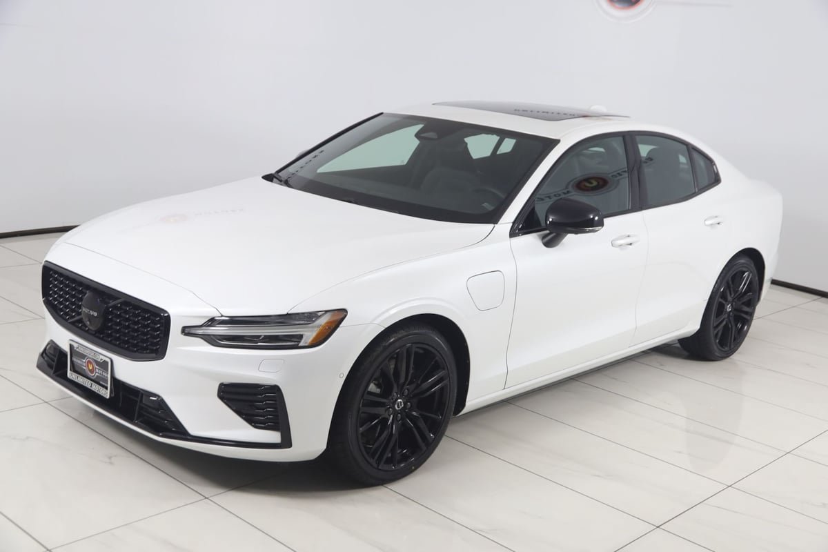 Used 2024 Volvo S60 T8 Plus AWD/4WD image 22