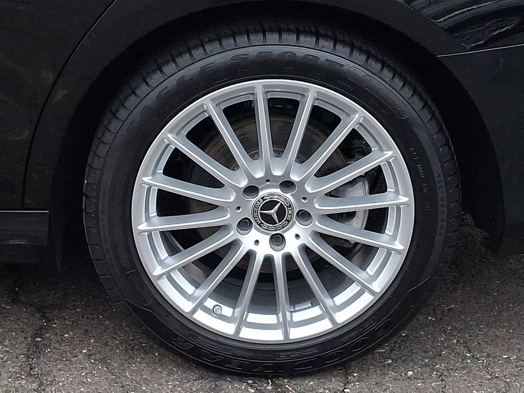 Used 2022 Mercedes-Benz E 350 4MATIC Sedan image 6