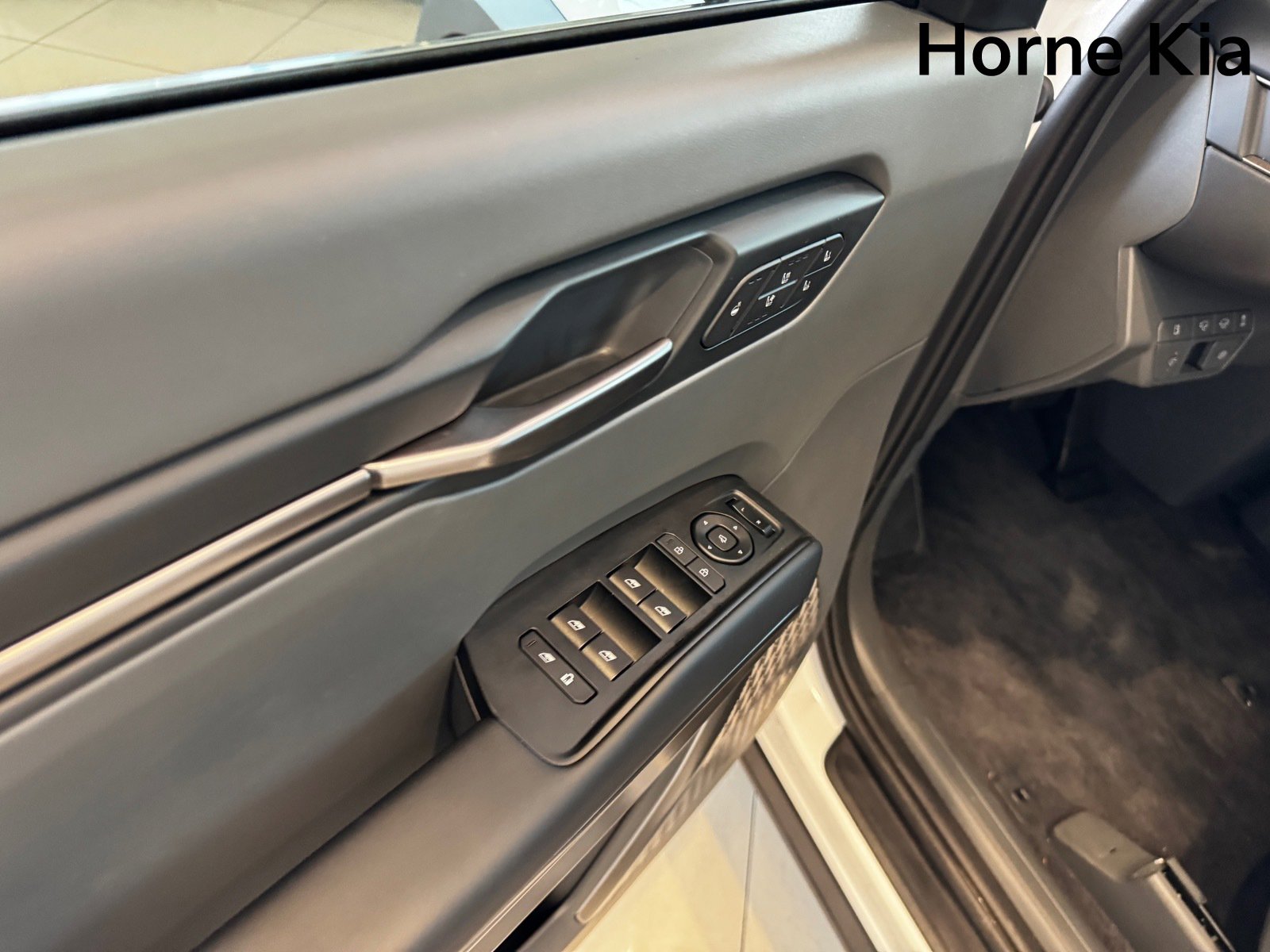 New 2026 Kia EV9 Wind image 10