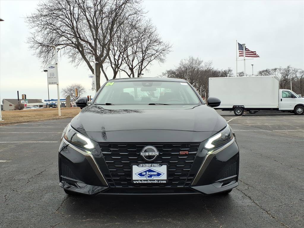 Used 2024 Nissan Altima 2.5 SR AWD/4WD image 2