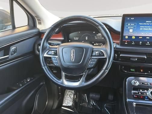 Used 2022 Lincoln Nautilus Reserve AWD/4WD image 12
