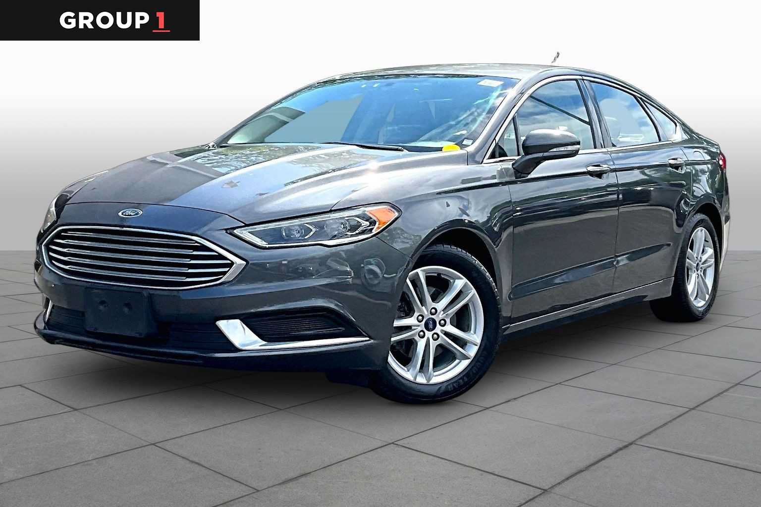 Used 2018 Ford Fusion SE w/ Fusion SE Technology Package FWD image 1