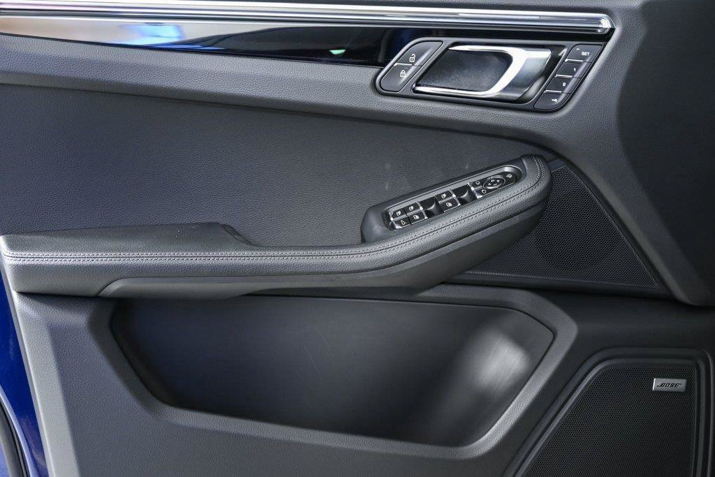 Used 2026 Porsche Macan AWD/4WD image 6
